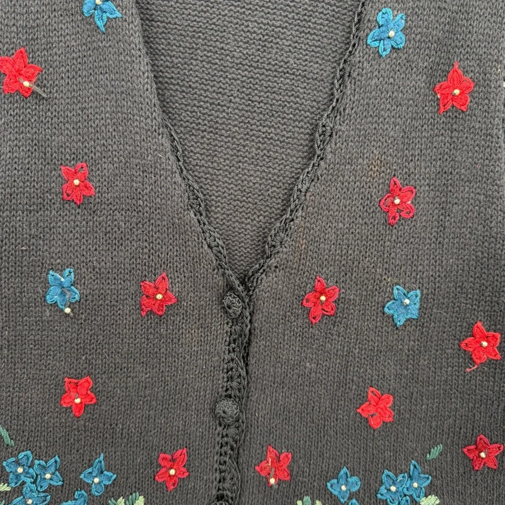 Erika Black Floral Embroidered Button Front‎ Knit Vest Women's S Ramie Cotton